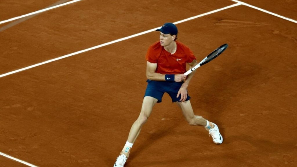 Sinner apaise la tempête de Moutet et se qualifie pour les huitièmes de finale à Roland-Garros