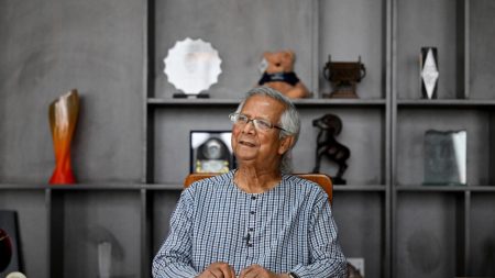 Yunus, lauréat du prix Nobel, apporte le mantra du « social business » aux Jeux olympiques