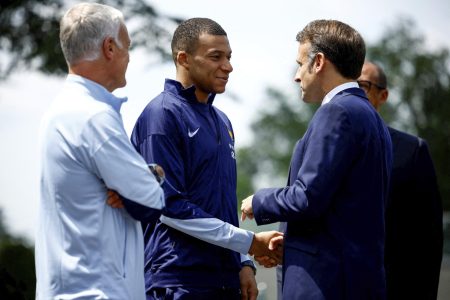La France, favorite, affronte l'Autriche à l'Euro 2024 avec une déclaration sur le terrain en tête