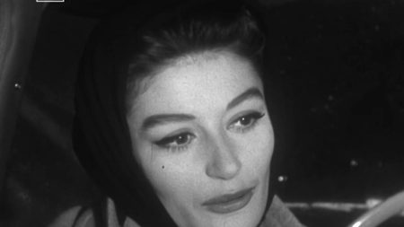 Mort d'Anouk Aimée : la fin d'une longue histoire d'amour avec le cinéma
          La célèbre actrice française du film "Un homme et une femme", de Claude Lelouch, est décédée à 92 ans, mardi 18 juin. Retour sur la longue carrière d'Anouk Aimée.