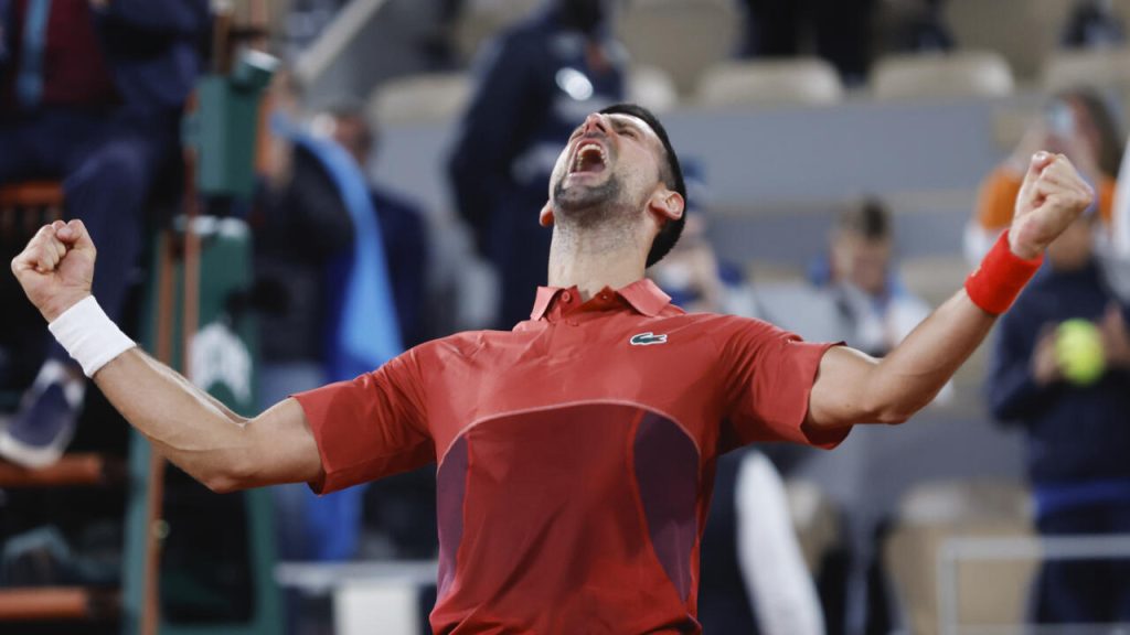 Djokovic se qualifie pour les huitièmes de finale à Roland-Garros après une épopée de fin de soirée avec Musetti