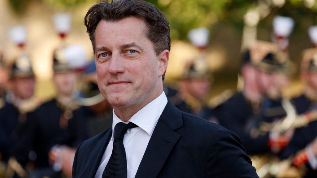 Procès de Dominique Boutonnat : ce qui est reproché au président du Centre national du cinéma, accusé d'agression sexuelle par son filleul
          L'ancien producteur, âgé de 54 ans, comparaît le 14 juin devant le tribunal correctionnel de Nanterre, pour des faits qui remontent à l'été 2020.