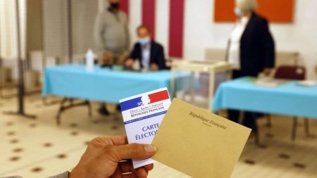 En direct : la France vote aux élections européennes qui pourraient remodeler la politique