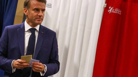 La France se prépare aux élections législatives après la victoire de la droite dans les sondages européens