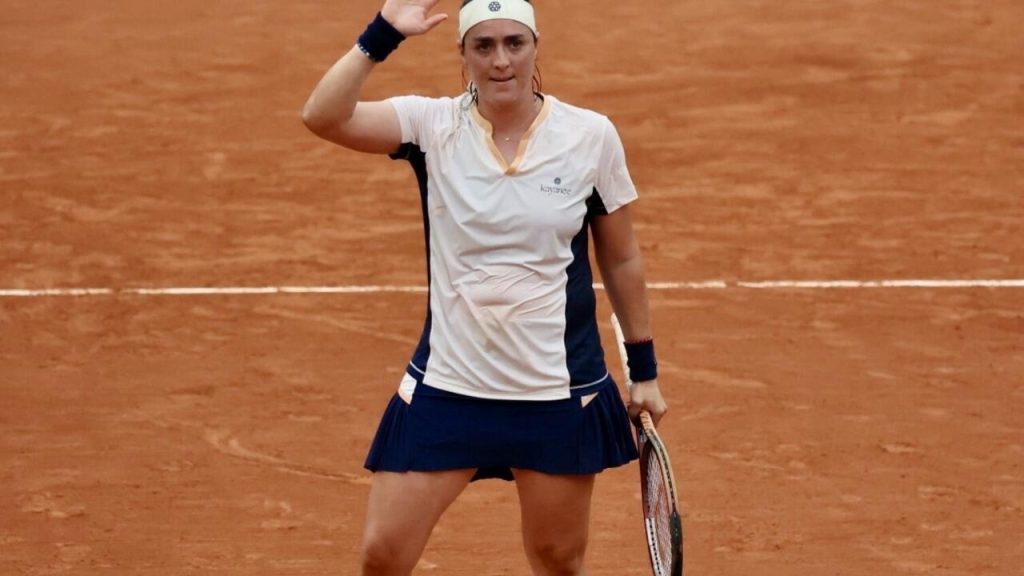 La star du tennis Jabeur s'en prend aux organisateurs de Roland-Garros à propos de leurs choix d'horaire