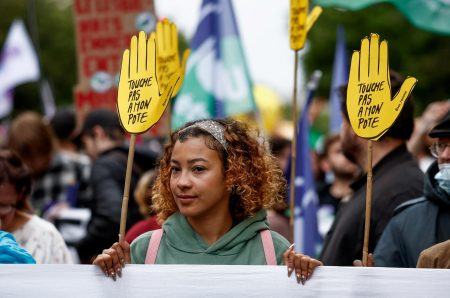 Les craintes d’une prise de pouvoir par l’extrême droite suscitent de vastes manifestations dans toute la France