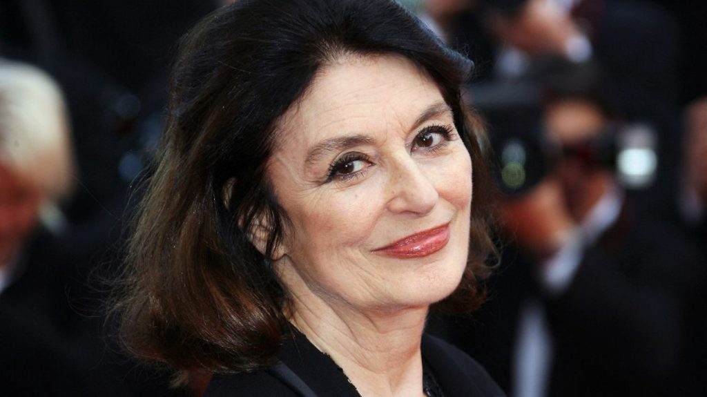 Les obsèques d'Anouk Aimée se sont déroulées dans l'intimité à Paris
          L'actrice a été inhumée dans le cimetière Saint-Vincent de Montmartre, quartier parisien où elle vivait et s'est éteinte.