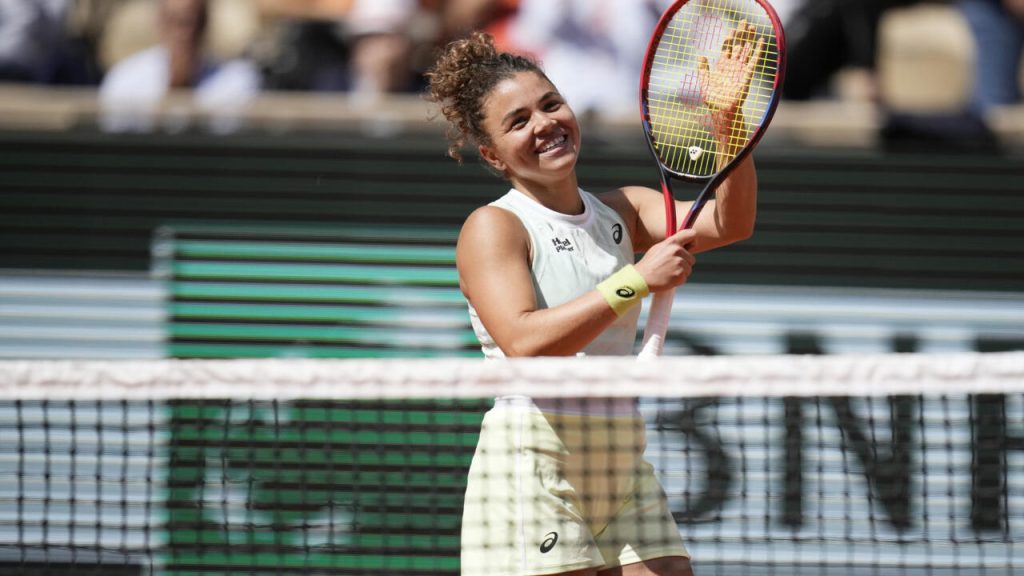 Paolini surprend Rybakina et passe en demi-finale à Roland-Garros