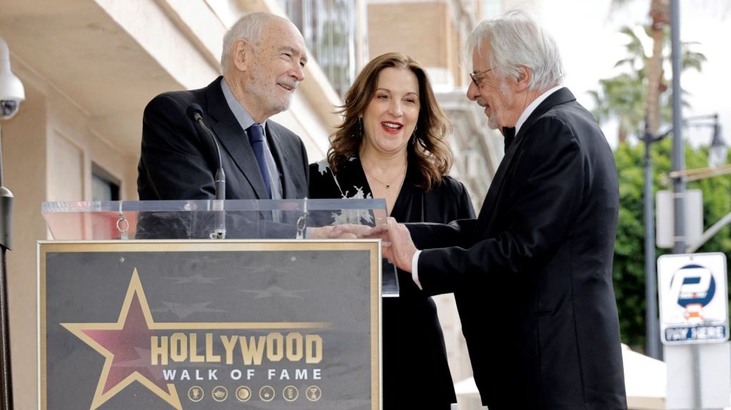 007 : en attendant le nouveau visage de "James Bond", les producteurs de la saga vont recevoir un Oscar d'honneur
          Ce prix décerné dans le cadre de la cérémonie des Governors Awards sera remis à Michael G. Wilson et Barbara Broccoli le 17 novembre prochain à Hollywood.