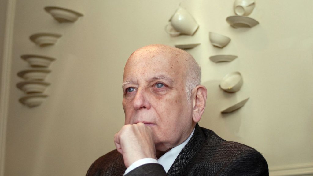 L'écrivain et réalisateur argentin Edgardo Cozarinsky est mort à l'âge de 85 ans
          Edgardo Cozarinsky avait quitté l'Argentine en 1974 avant d'y retourner en 1989.