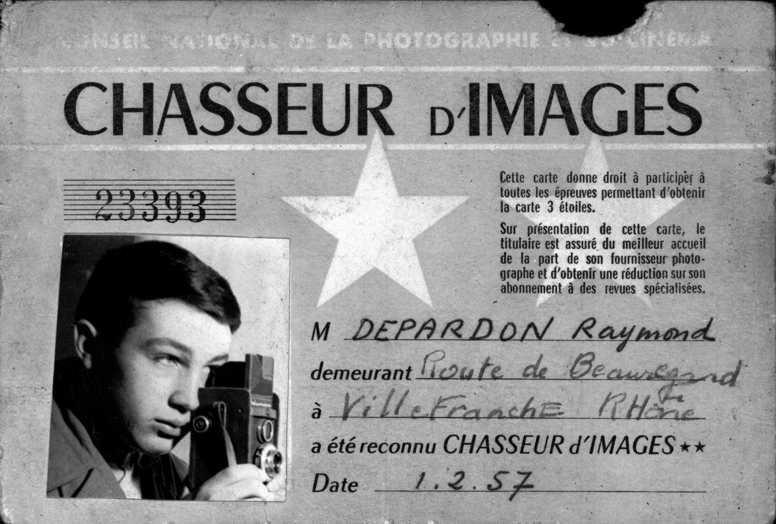 Carte de presse de Depardon. "Que se passait-il dans ma tête ? Je ne sais pas ce qui se passait. Je voulais être photographe... ou chasseur d'images. Cette carte date de 1957."