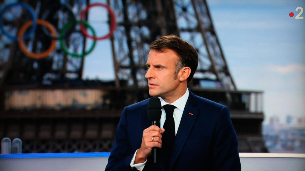 Macron rejette la demande de la gauche pour un nouveau Premier ministre et appelle à l'unité après les Jeux olympiques