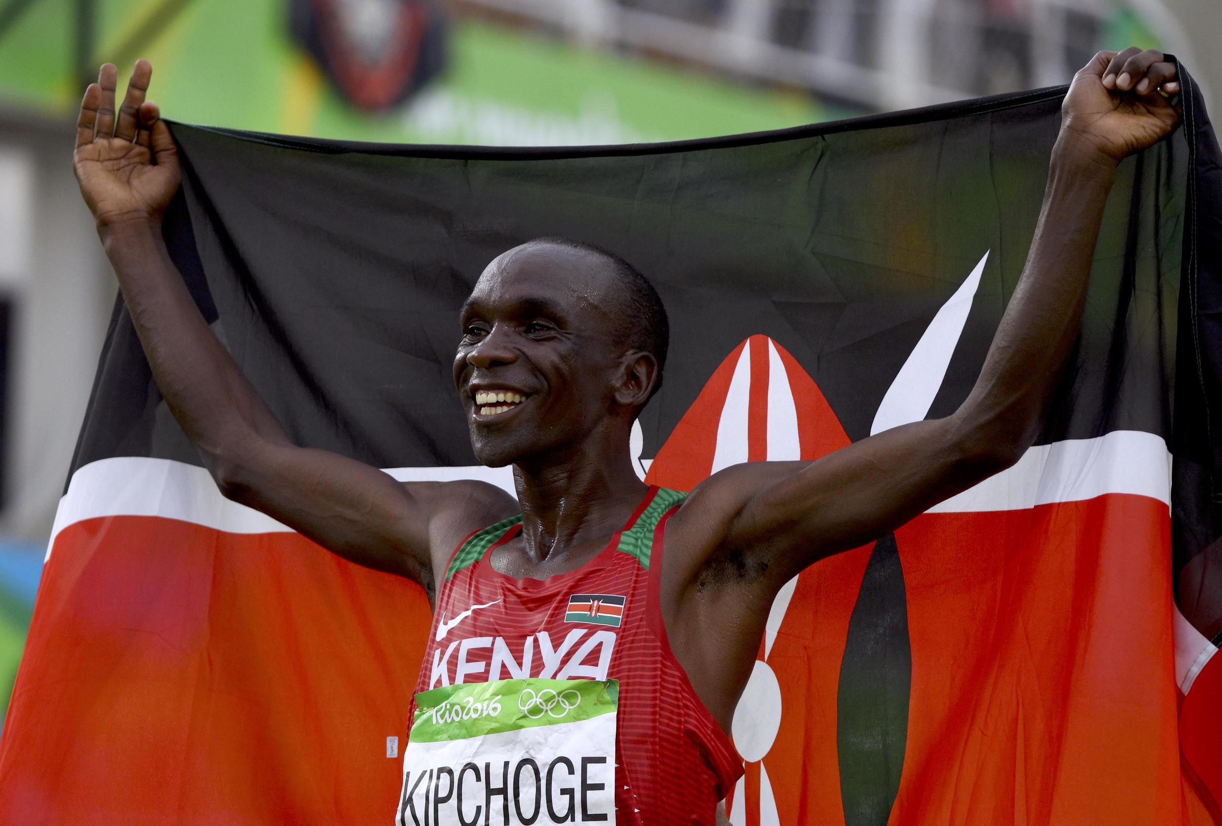 Eliud Kipchoge remporte le marathon aux Jeux olympiques d'été de Rio, en 2016.