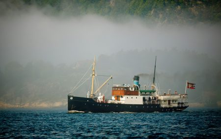 Voyageurs français célèbres, récits et réalisations, voyagez à notre époque Voyageurs français célèbres, récits et réalisations, voyagez à notre époque