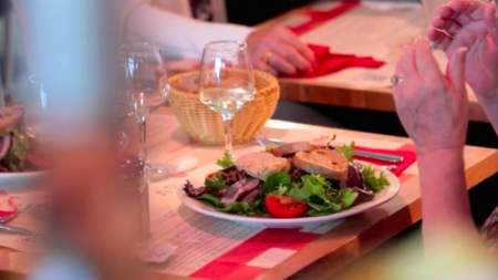 Bien manger sur les aires d’autoroutes : est-ce possible ? Consommation : est-il possible de bien manger sur les aires d’autoroutes ?