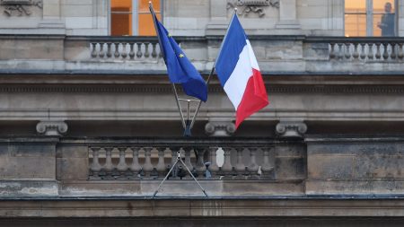 Les écologistes déposent un recours devant le Conseil d'Etat sur l'incompatibilité des fonctions de ministre et de député