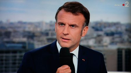 Emmanuel Macron ne changera pas de Premier ministre avant la fin des JO : ‘Nous ne pouvons rien changer’ "Nous ne sommes pas en situation de pouvoir changer les choses" : Emmanuel Macron ne nommera pas de nouveau Premier ministre avant la fin des JO