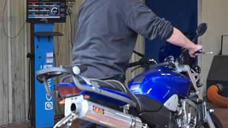 Essonne : proprios de deux-roues freinent avant contrôle technique, craignant 60€ inutiles "Je sais que je vais donner 60 euros pour rien..." : dans l'Essonne, ces propriétaires de deux-roues freinent au maximum avant d'aller au contrôle technique