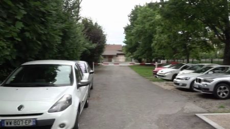 Haute-Savoie : une commune instaure un tarif social et écologique pour le stationnement Stationnement : une commune de Haute-Savoie lance un tarif social et écologique