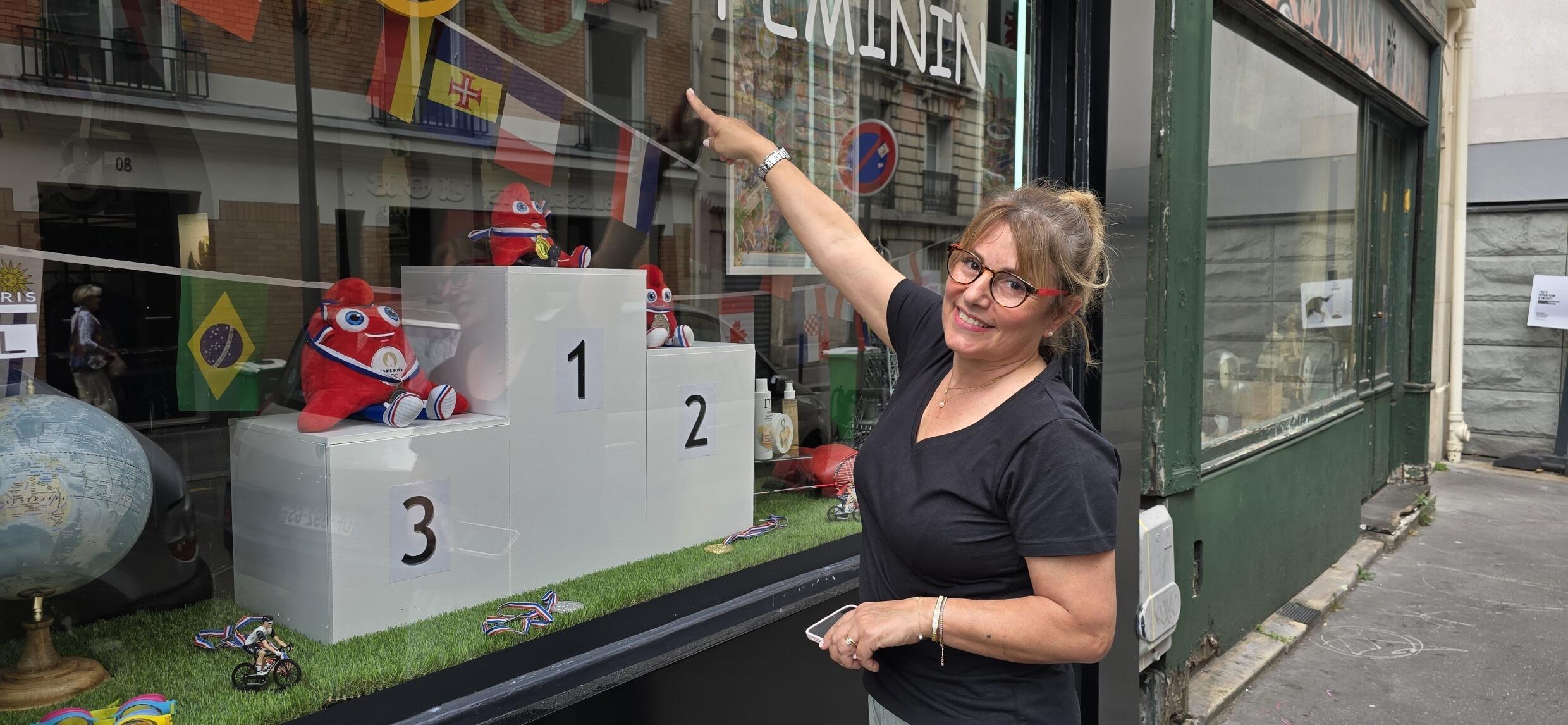 Dolores Bariteau, coiffeuse, adore l’ambiance festive que les Jeux Olympiques apportent à Paris. « C’est un événement unique à vivre ! »