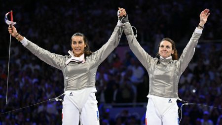 La France remporte l'or et l'argent au sabre féminin aux JO de Paris