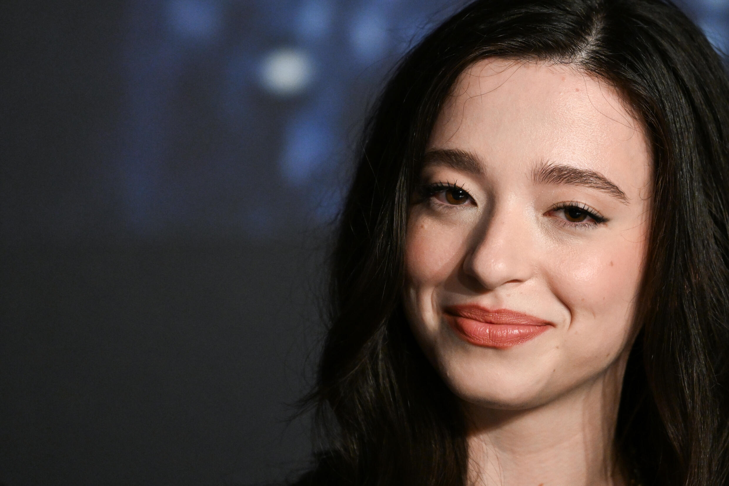 Mikey Madison joue le rôle d'une danseuse érotique qui pense avoir trouvé de l'or