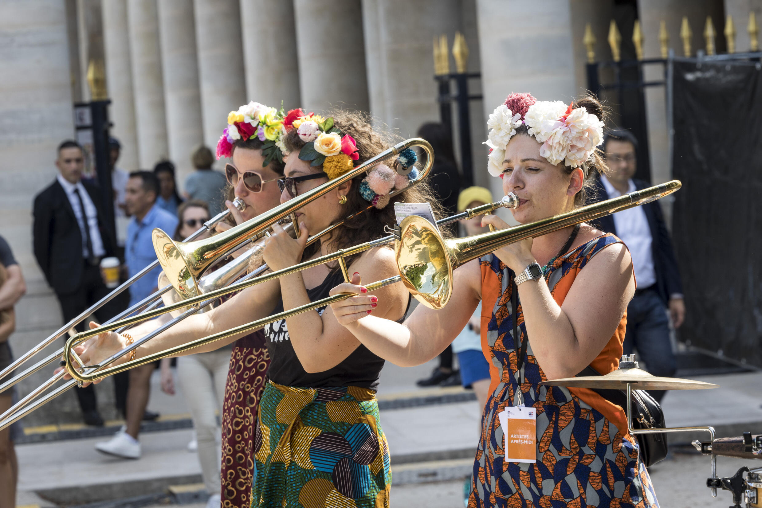 Un orchestre de cuivres jouant lors de la Fête de la Musique annuelle au Palais-Royal à Paris.