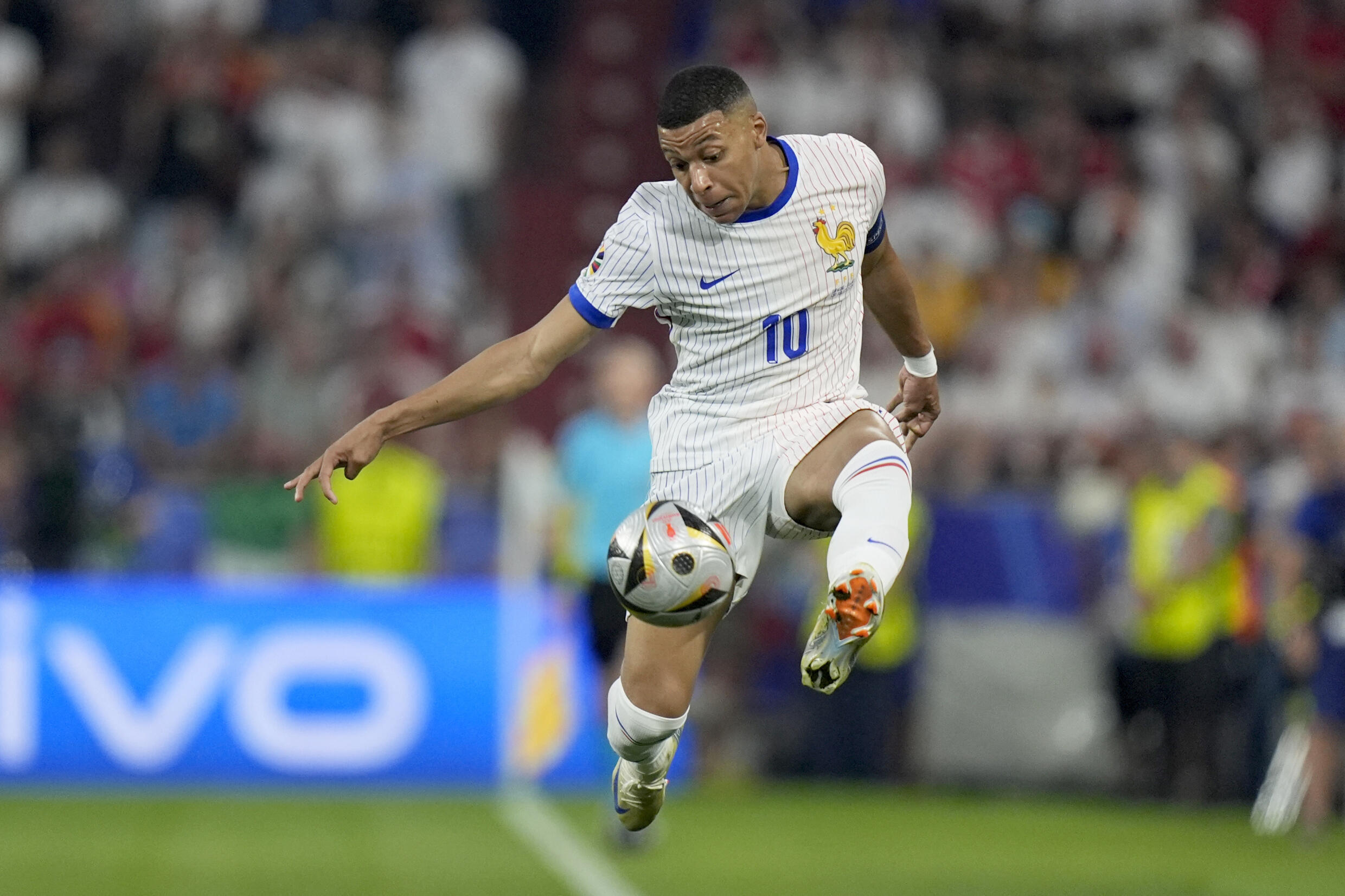 Le capitaine français Kylian Mbappé a été à l'origine du premier but de son équipe contre l'Espagne.