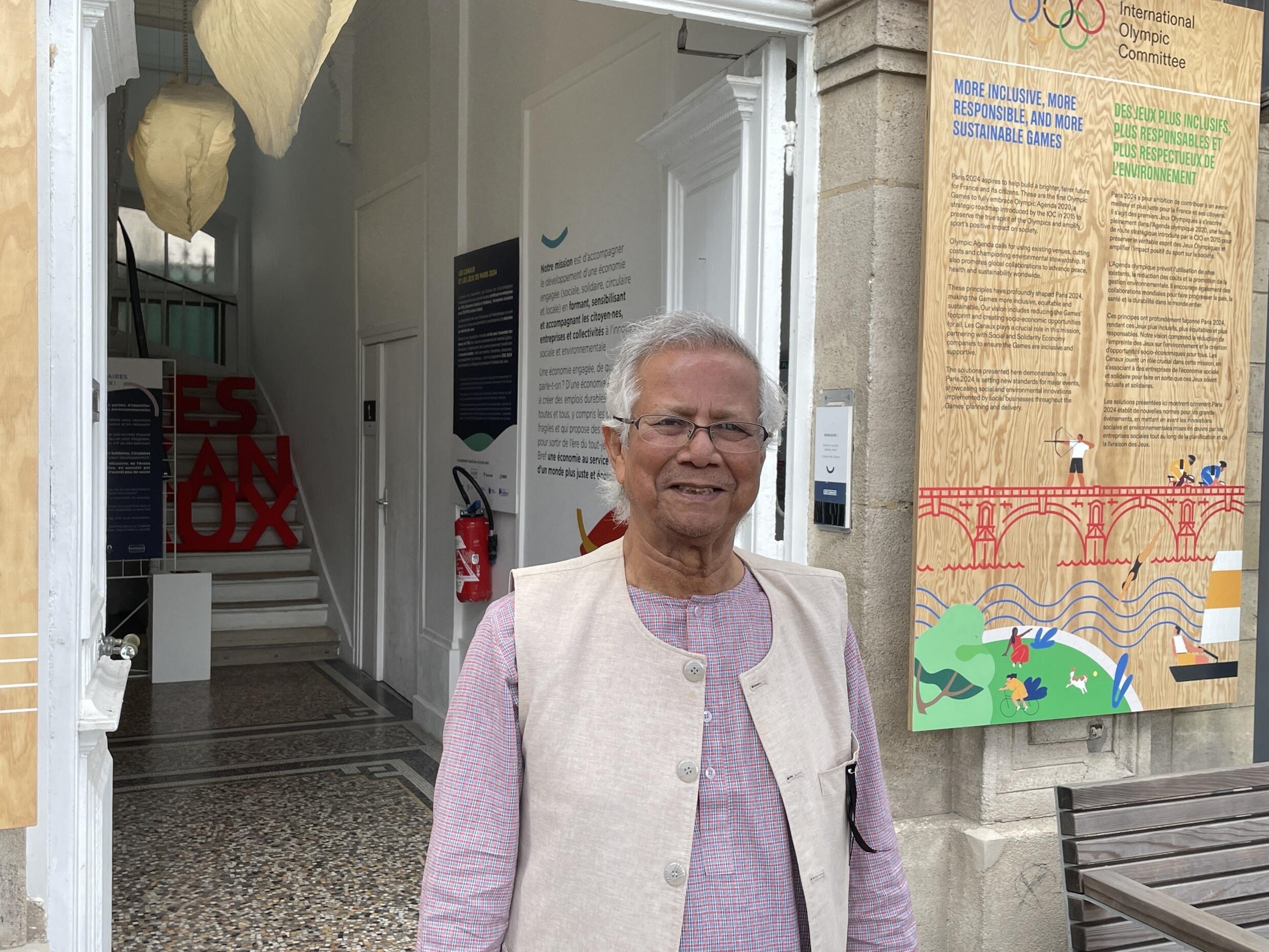 Le prix Nobel de la paix Muhammad Yunus a supervisé la démarche des organisateurs des Jeux olympiques de Paris visant à impliquer les entreprises qui tentent de maintenir les biens et objets en circulation plus longtemps.