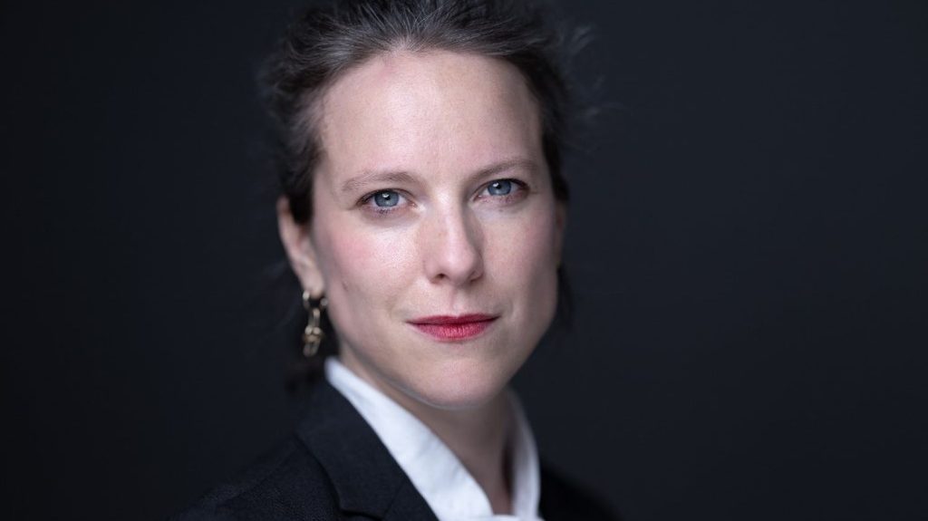 Lucie Castets (NFP) propose de reporter par décret la retraite à 64 ans Nouvelle Assemblée nationale : la candidate du Nouveau Front populaire Lucie Castets propose de reporter par décret l'application de la retraite à 64 ans