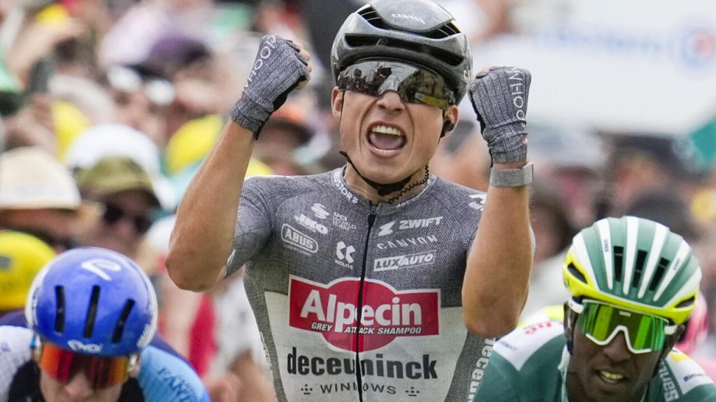 Philipsen remporte l'étape 10 du Tour de France 2024