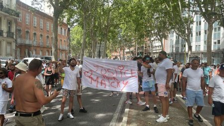 Plusieurs centaines de personnes à la marche blanche à Toulouse pour Maïky, tué par un gendarme après un refus d'obtempérer