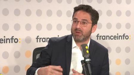 "Il y a urgence à nommer un ministre de la Santé", alerte le président de la Fédération hospitalière de France