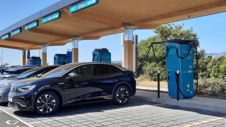 Vente de voitures neuves : baisse des véhicules électriques en Europe, la France résiste avec le leasing social Voitures électriques : pourquoi "il est essentiel de garder le cap" et d'augmenter rapidement la proportion de véhicules en circulation