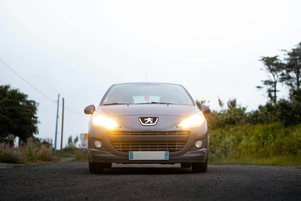 Comparaison approfondie entre la Peugeot 207 et la Renault Clio III
