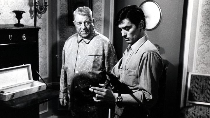 Jean Gabin et Alain Delon dans "Mélodie en sous-sol" (1963), polar d'Henri Verneuil. <span>(MARCEL DOLE / MARCEL DOLE)</span> » width= »720″ height= »404.60626587638″ data- src= »https://42mag.fr/wp-content/uploads/2024/08/1724042481_612_Mort-dAlain-Delon-parcours-damour-grands-films-et-flops.jpg »>
    </picture><figcaption aria-hidden=