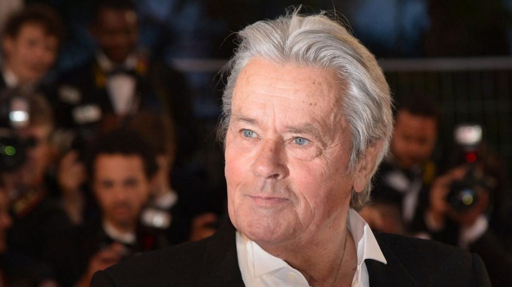 "J’ai aimé souvent. Je me suis trompé quelquefois. Mais j’ai aimé" : ce que disait Alain Delon sur son épitaphe en 2018