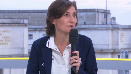 Amélie Oudéa-Castéra : « Il faut que les choses continuent comme ça » "Il faut que les choses continuent comme ça", indique Amélie Oudéa-Castéra
