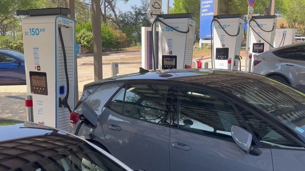 Bornes électriques : une manne pour les sociétés d’autoroutes