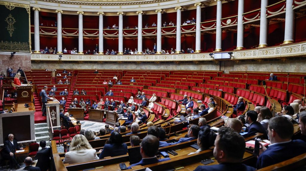 Témoignages




  

    
      
    
  
  "J'ai commencé à agiter mon réseau" : un mois après les législatives, des députés battus cherchent une reconversion professionnelle