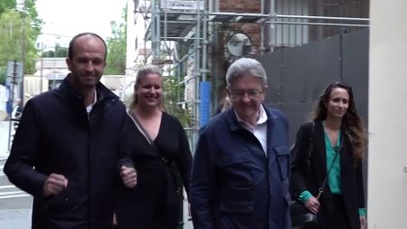 Destitution d'Emmanuel Macron : LFI esseulée à gauche