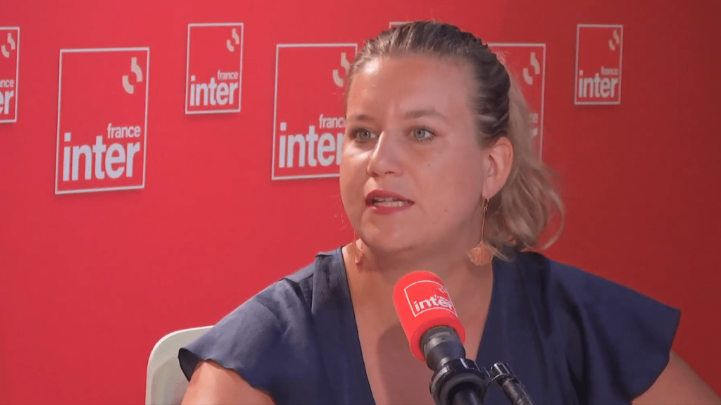 Menace de destitution d'Emmanuel Macron : "Nous ne voulons pas banaliser le coup de force antidémocratique", déclare l'insoumise Mathilde Panot