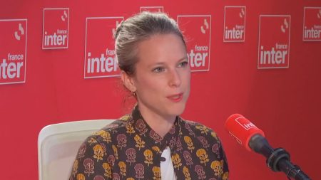 Gouvernement du NFP écarté : "La démocratie ne signifie rien aux yeux du président", fustige Lucie Castets