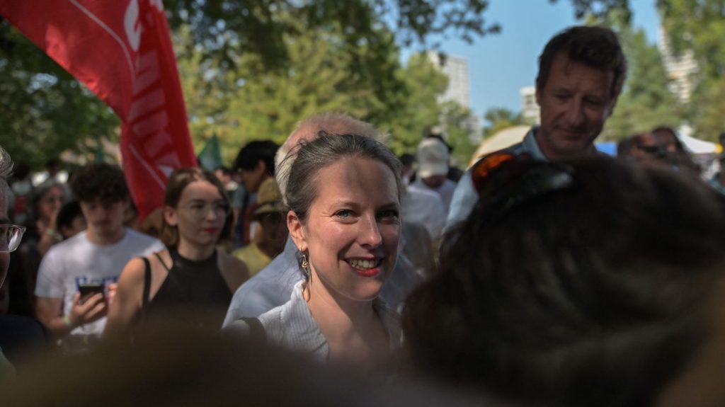 Reportage




  

    
      
    
  
  Futur gouvernement : les militants écologistes partagés sur les chances de Lucie Castets d'accéder à Matignon