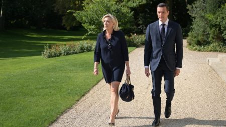 Jordan Bardella et Marine Le Pen : le RN censurera un gouvernement de gauche sans LFI Le RN censurera un gouvernement de gauche, même en l'absence de LFI, déclarent Jordan Bardella et Marine Le Pen