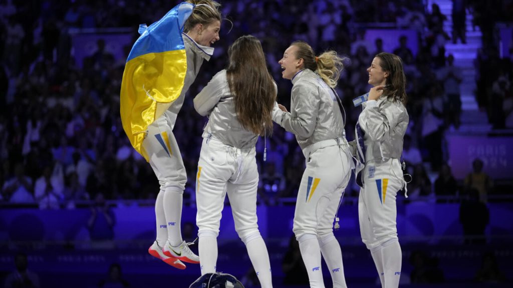 La superstar Kharlan inspire l'Ukraine à remporter l'or olympique dans l'épreuve de sabre par équipes