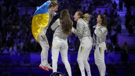 La superstar Kharlan inspire l'Ukraine à remporter l'or olympique dans l'épreuve de sabre par équipes