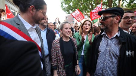 Le candidat de gauche au Premier ministre français se confie sur sa vie personnelle et révèle son homosexualité