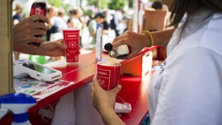 Le « greenwashing » des Jeux olympiques sous surveillance en raison du tollé suscité par l'utilisation du plastique