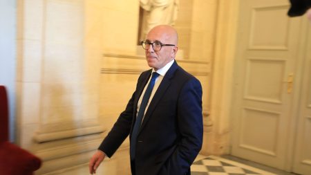 Législatives 2024 : le micro-parti d’Éric Ciotti sanctionné 2M€ pour non-respect de la parité Édito
Législatives 2024 : le non-respect de la parité des candidatures va coûter cher au micro-parti d'Éric Ciotti
Parmi les candidats qui ont suivi Éric Ciotti aux dernières législatives, la parité était loin d'être respectée. Résultat, les pénalités vont s'élever à deux millions d'euros d'amende par an. C'est loin d'être le seul parti politique a être sanctionné lors de ce scrutin.